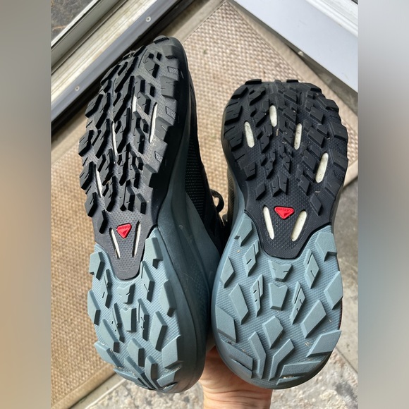 Like new! Salomon Women's shoe WATERPROOF - Gore-tex
Hiking Shoes Trail Running - Picture 2 of 4